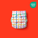 Tu checked Poo - pañal reutilizable de color blanco con motivos en cuadros de colores con fondo rojo